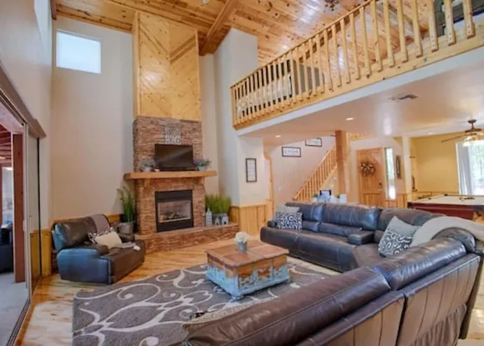 Large Lakeside 5br Mountain Retreat Sleeps 16 Near Lakes Hiking Sunrise Holiday home