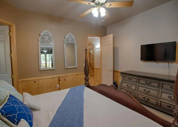Large Lakeside 5br Mountain Retreat Sleeps 16 Near Lakes Hiking Sunrise Holiday home